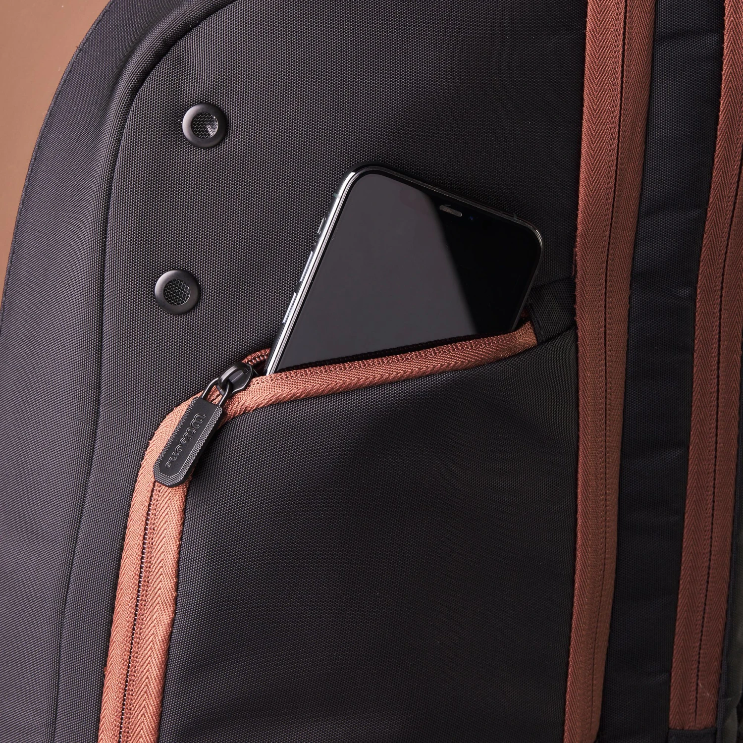 Wilson SuperTour Pro Staff V14 Tennis Backpack 8 Wilson SuperTour Pro Staff V14 Tennis Backpack - Image 6